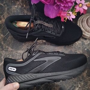 Brooks Beast GTS 23 Comfort/Athletic Medical Field Shoes Size 11.5 2E Wide Men
